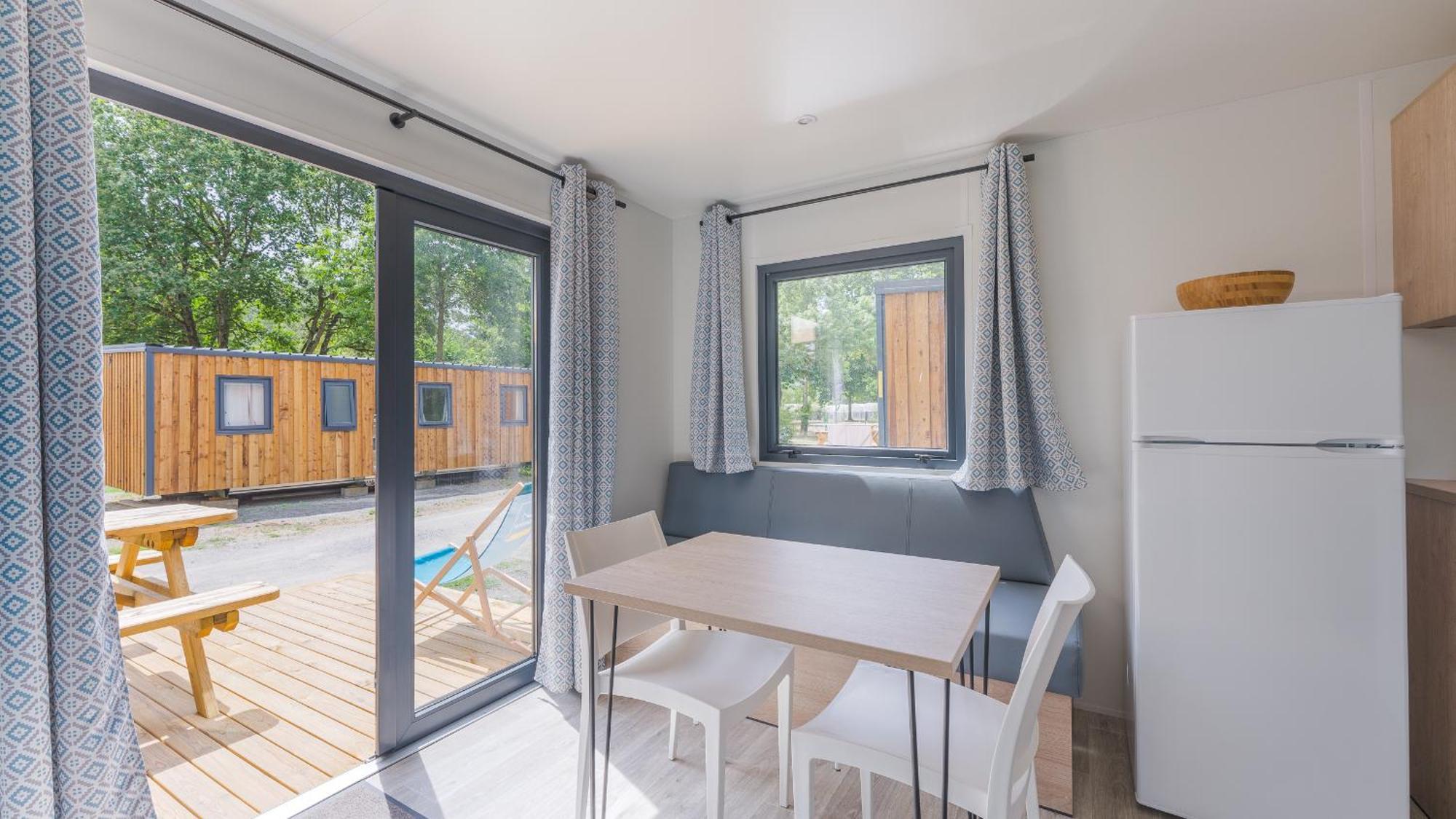 Camping Saint Michel Courtils الغرفة الصورة